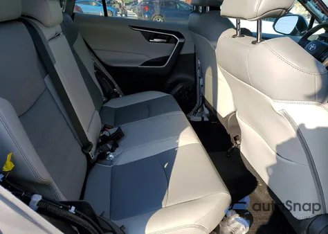 2022 Toyota Rav4 Xle Premium z USA, uszkodzony, nr VIN 4T3B6RFV1NU079762